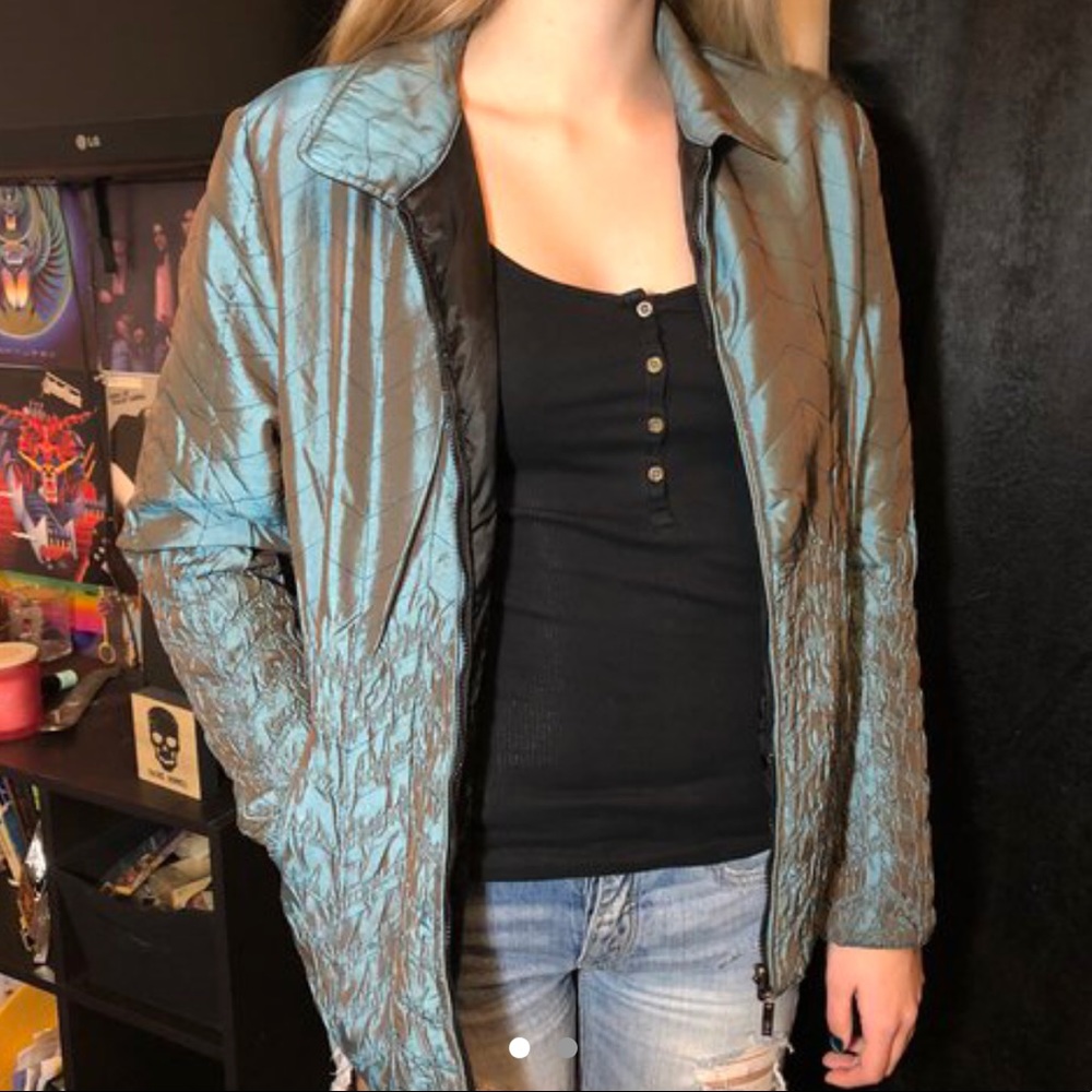 Holographic jacket